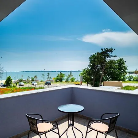 Casa Angy * 泰基尔吉奥尔